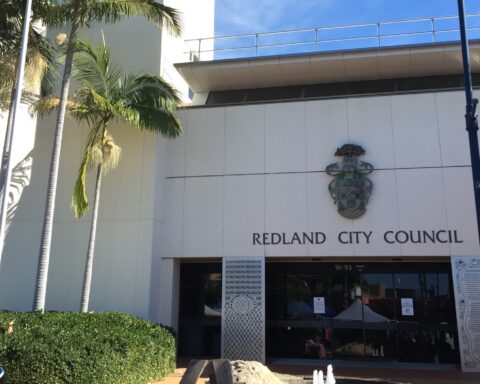 https://commons.wikimedia.org/wiki/File:Redland_City_Council_Building,_Cleveland,_Queensland.jpg