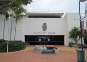 https://fr.wikipedia.org/wiki/Fichier:Cleveland_redland_council_chambers.jpg